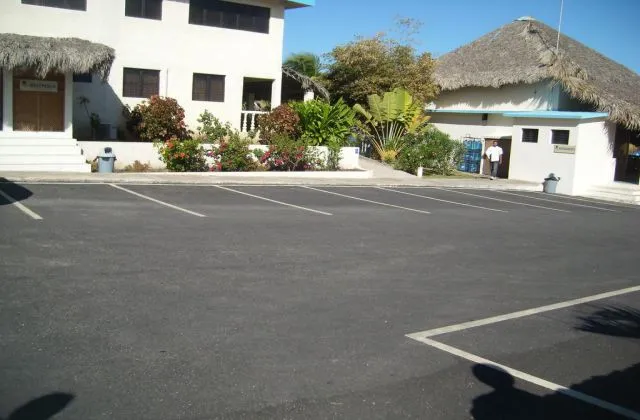 Hotel Playazul Barahona parking